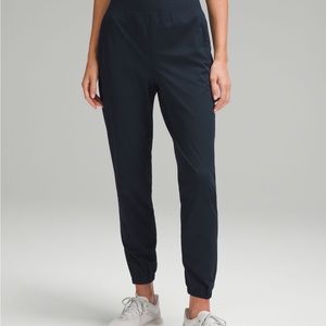 Lululemon Adapted State High Rise Jogger - Size 4 - Navy